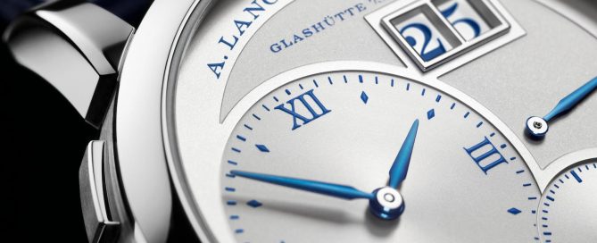 Die Lange 1 »25th-Anniversary« von A. Lange & Söhne mit blauen Ziffern.