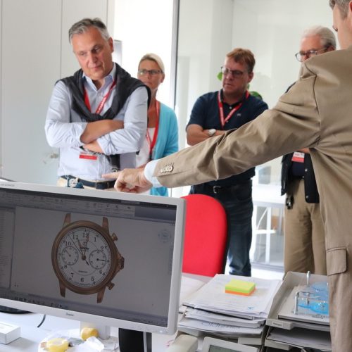 Tutima Glashütte Die Gäste dürfen einen der seltenen Blick in eine Konstruktionsabteilung werfen.