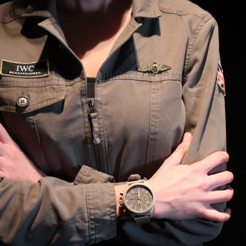 Die Pilot's Watch Top Gun »Mojave Dessert« von IWC passt zur Fliegeruniform der US Navy. Die Pilot's Watch Top Gun »Mojave Dessert« von IWC passt zur Fliegeruniform der US Navy.