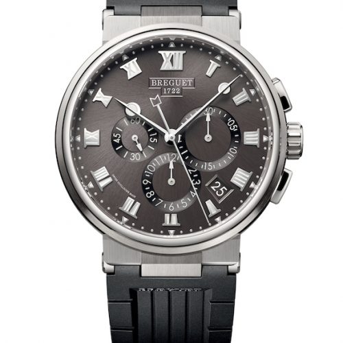 Der Breguet Marine Chronograph 5527 in Titan mit Kautschukband. Der Breguet Marine Chronograph 5527 in Titan mit Kautschukband.