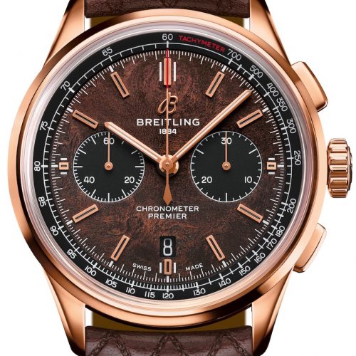 Das Zifferblatt ist mit einer weißen Tachymeterskala und einem roten »TACHYMETER«-Schriftzug auf einer schwarzen Innenlünette rund um das Zifferblatt ausgestattet. Das Zifferblatt ist mit einer weißen Tachymeterskala und einem roten »TACHYMETER«-Schriftzug auf einer schwarzen Innenlünette rund um das Zifferblatt ausgestattet.