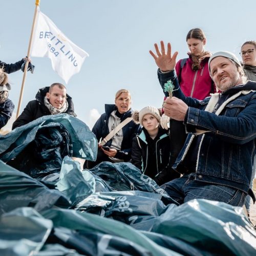 Die Surfrider Foundation Deutschland organisierte den Beach Clean Up mit Breitling. Die Surfrider Foundation Deutschland organisierte den Beach Clean Up mit Breitling.
