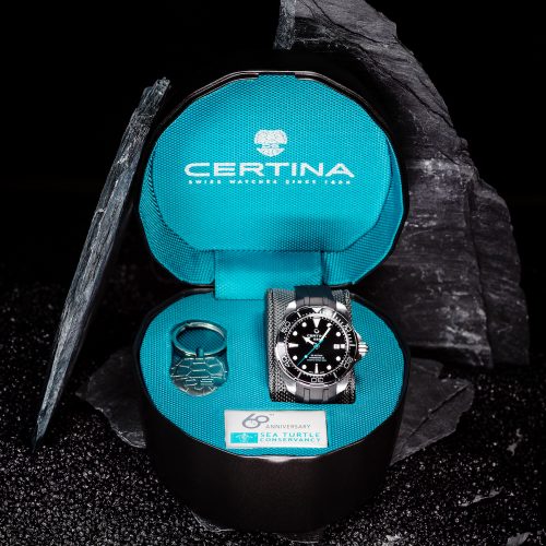 Die DS Action Diver von Certina wir in einer speziellen Verpackung angeboten. Die DS Action Diver von Certina wir in einer speziellen Verpackung angeboten.