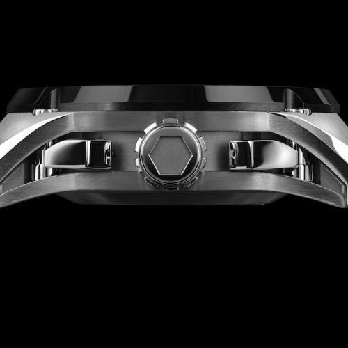 Das Edelstahlgehäuse der Formex Element besteht aus 38 Teilen und ist wasserdicht bis zehn Bar. Das Edelstahlgehäuse der Formex Element besteht aus 38 Teilen und ist wasserdicht bis zehn Bar.