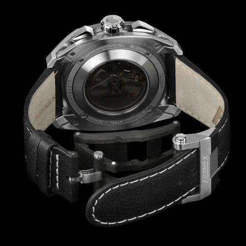 Die Faltschließe der Formex Essence ist aus ultra-leichtem Kartonfaser-Composite. Die Faltschließe der Formex Essence ist aus ultra-leichtem Kartonfaser-Composite.