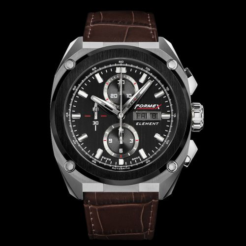 Der Sport-Chronograph Element von Formex mit schwarzem Zifferblatt und geprägtem Kalbslederband. Der Sport-Chronograph Element von Formex mit schwarzem Zifferblatt und geprägtem Kalbslederband.