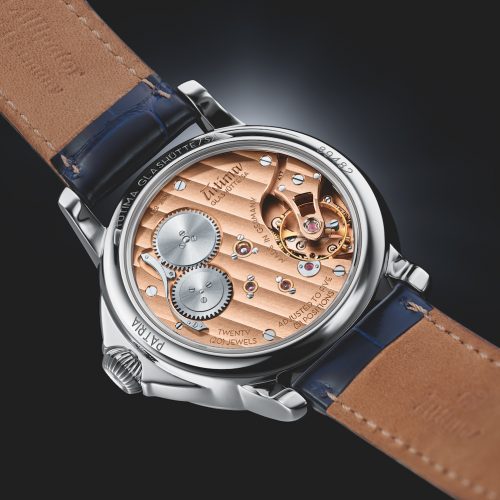 Das Manufakturwerk Kal. Tutima 617 wartet mit einer Glashütter Dreiviertelplatine auf und bietet eine Gangreserve von 65 Stunden. Das Manufakturwerk Kal. Tutima 617 wartet mit einer Glashütter Dreiviertelplatine auf und bietet eine Gangreserve von 65 Stunden.