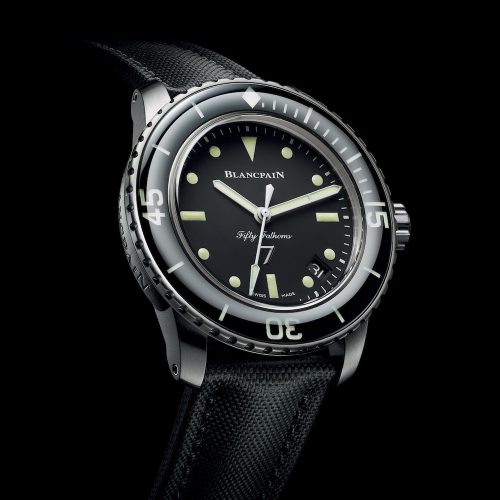 Die Fifty Fathoms der französischen Kampftaucher von Blancpain mit ihrer linksdrehenden Lünette mit Saphirglaseinsatz. Die Fifty Fathoms der französischen Kampftaucher von Blancpain mit ihrer linksdrehenden Lünette mit Saphirglaseinsatz.