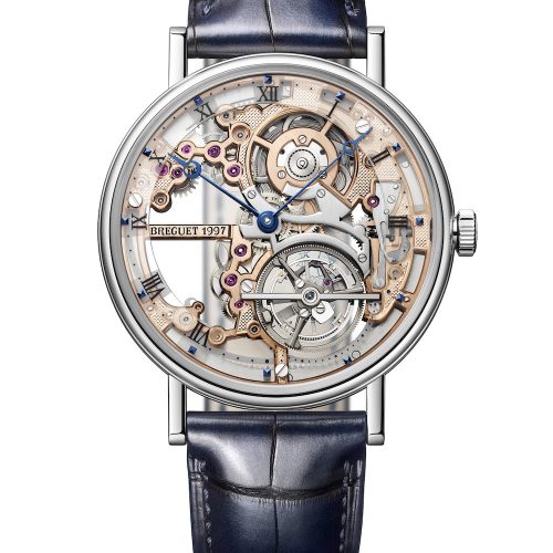 Das Classique Tourbillon Extra-Plat Squelette 5395 von Breguet besitzt ein dezentrales Zifferblatt. Das Classique Tourbillon Extra-Plat Squelette 5395 von Breguet besitzt ein dezentrales Zifferblatt.