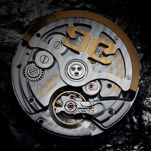 Das automatische Kaliber 36-13 von Glashütte Original besitzt eine Gangautonomie von hundert Stunden. Das automatische Kaliber 36-13 von Glashütte Original besitzt eine Gangautonomie von hundert Stunden.