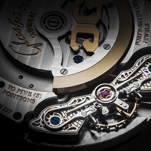 Das Kaliber 90 von Glashütte Original mit Duplex-Schwanenhals-Feinregulierung und Schraubenunruh. Das Kaliber 90 von Glashütte Original mit Duplex-Schwanenhals-Feinregulierung und Schraubenunruh.