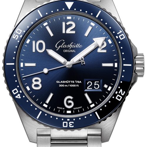 Die SeaQ Panoramadatum von Glashütte Original mit blauem Blatt und Edelstahlband. Die SeaQ Panoramadatum von Glashütte Original mit blauem Blatt und Edelstahlband.