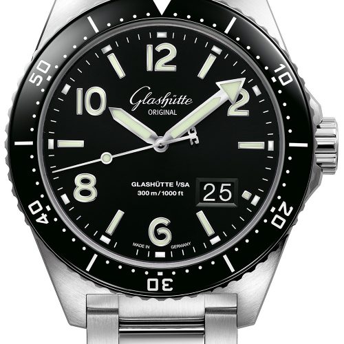 Die SeaQ Panoramadatum von Glashütte Original mit schwarzem Blatt und Edelstahlband. Die SeaQ Panoramadatum von Glashütte Original mit schwarzem Blatt und Edelstahlband.
