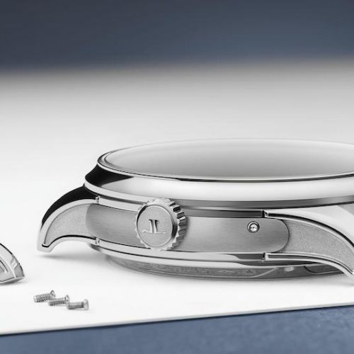 Das Weißgoldgehäuse der Master Grande Tradition Répétition Minute Perpétuelle von Jaeger-LeCoultre besteht aus 80 mit der Hand veredelten Teilen. Das Weißgoldgehäuse der Master Grande Tradition Répétition Minute Perpétuelle von Jaeger-LeCoultre besteht aus 80 mit der Hand veredelten Teilen.