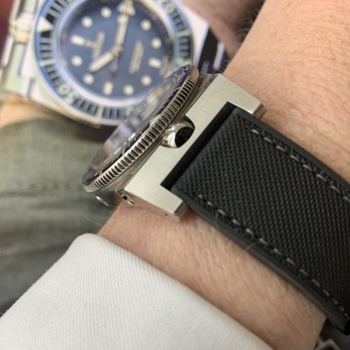 Der Kronenschutz der Triton Subphotique verhindert einen Tauchgang mit versehentlich offener Krone. Der Kronenschutz der Triton Subphotique verhindert einen Tauchgang mit versehentlich offener Krone.