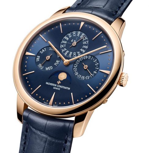 Das 18K Roségoldgehäuse des Ewigen Kalenders besitzt einen Durchmesser von 41 Millimeter. Das 18K Roségoldgehäuse des Ewigen Kalenders besitzt einen Durchmesser von 41 Millimeter.