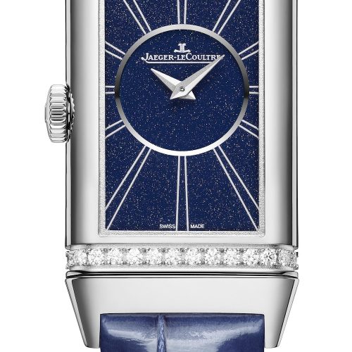 Die Rückseite der Reverso One in Edelstahl von Jaeger-LeCoultre mit blauem Blatt am Alligatorband. Die Rückseite der Reverso One in Edelstahl von Jaeger-LeCoultre mit blauem Blatt am Alligatorband.