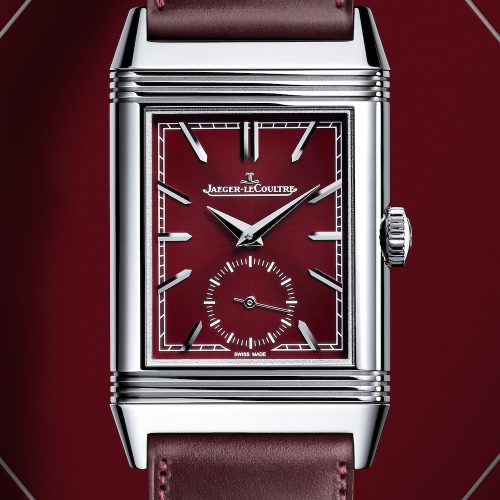 Die Reverso Tribute Small Seconds von Jaeger-LeCoultre mit mattem Fagliano-Band ist Boutiquen vorbehalten. Die Reverso Tribute Small Seconds von Jaeger-LeCoultre mit mattem Fagliano-Band ist Boutiquen vorbehalten.