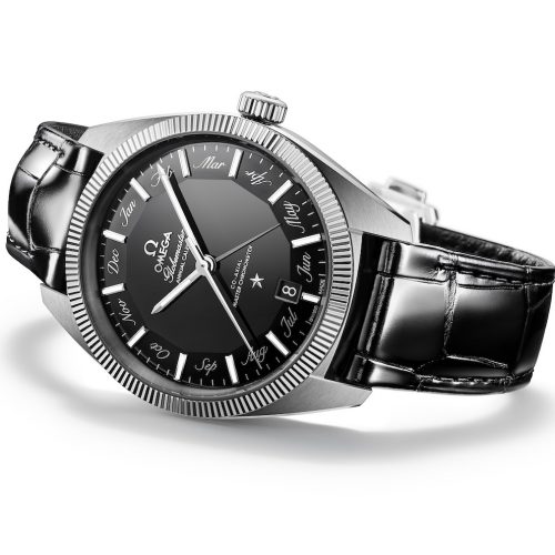 Das diamantpolierte schwarze Zifferblatt der Omega Globemaster Jahreskalender in Edelstahl. Das diamantpolierte schwarze Zifferblatt der Omega Globemaster Jahreskalender in Edelstahl.