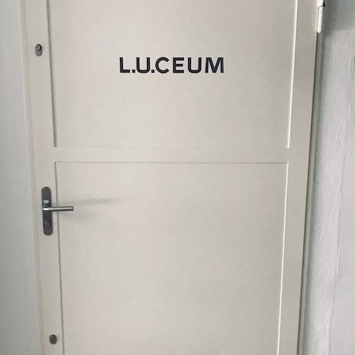 Hinter dieser Tür befindet sich die Uhrensammlung von L.U.C Hinter dieser Tür befindet sich die Uhrensammlung von L.U.C