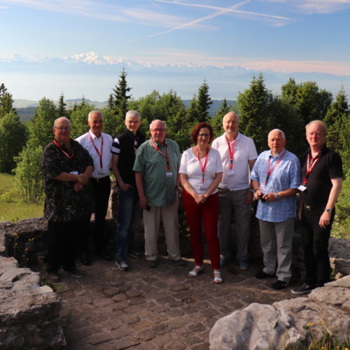 Das Gruppenbild auf der Anreise vor der Kulisse des Montblanc. Das Gruppenbild auf der Anreise vor der Kulisse des Montblanc.