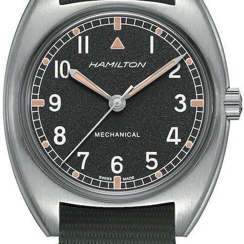 Die Khaki Pilot Pionier von Hamilton besitzt vernickelte Zeiger mit beiger Leuchtfarbe. Die Khaki Pilot Pionier von Hamilton besitzt vernickelte Zeiger mit beiger Leuchtfarbe.