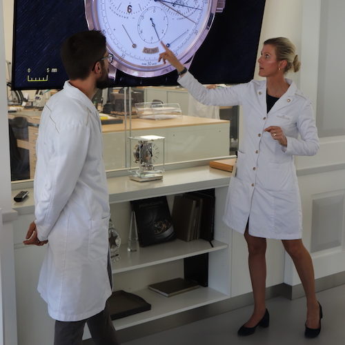Die Duomètre von Jaeger-LeCoultre am Großbildschirm im Atelier. Die Duomètre von Jaeger-LeCoultre am Großbildschirm im Atelier.