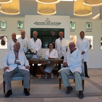 Das Gruppenbild im Empfangsbereich von Jaeger-LeCoultre. Das Gruppenbild im Empfangsbereich von Jaeger-LeCoultre.