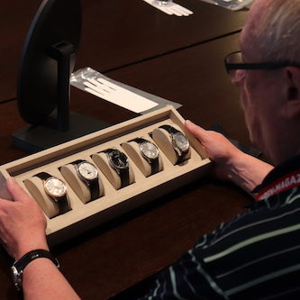 Mit der aktuellen Kollektion von Jaeger-LeCoultre endet unser Besuch. Mit der aktuellen Kollektion von Jaeger-LeCoultre endet unser Besuch.