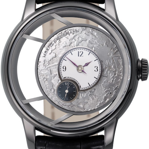 Das Relief des silbernen Mondmotives ist von Hand gearbeitet. Das Relief des silbernen Mondmotives ist von Hand gearbeitet.