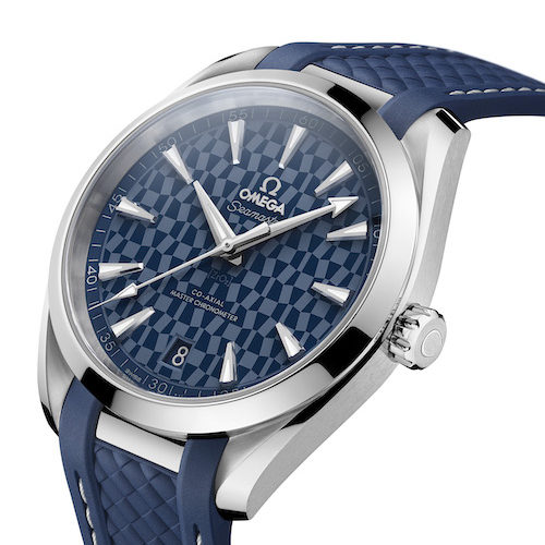 Die Omega Seamaster Aqua Terra Olympia Tokyo 2020 besitzt ein blaues Keramikzifferblatt. Die Omega Seamaster Aqua Terra Olympia Tokyo 2020 besitzt ein blaues Keramikzifferblatt.