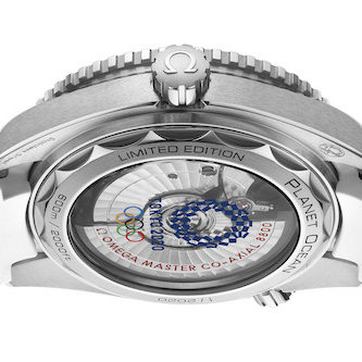 Im Inneren der Seamaster Planet Ocean Olympia Tokyo 2020 von Omega arbeitet das Kaliber 8800. Im Inneren der Seamaster Planet Ocean Olympia Tokyo 2020 von Omega arbeitet das Kaliber 8800.