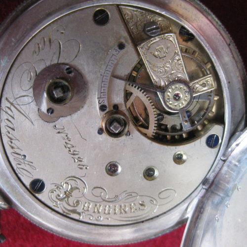 Die drittälteste Longines Deutschlands ist mit dem Handaufzugkaliber 20C ausgestattet. Die drittälteste Longines Deutschlands ist mit dem Handaufzugkaliber 20C ausgestattet.