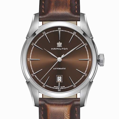 Zur Spirit of Liberty mit sepiabraunem Zifferblatt wird ein braunes Lederband geliefert. Zur Spirit of Liberty mit sepiabraunem Zifferblatt wird ein braunes Lederband geliefert.