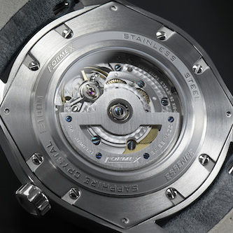 Das automatische Werk Sellita SW200 ist hochveredelt und durch den Saphirglasboden sichtbar. Das automatische Werk Sellita SW200 ist hochveredelt und durch den Saphirglasboden sichtbar.