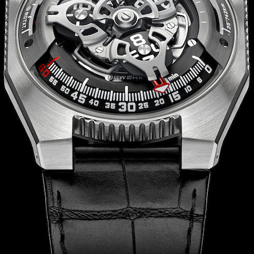 Die UR100 von Urwerk mit Titan- und Edelstahlgehäuse. Die UR100 von Urwerk mit Titan- und Edelstahlgehäuse.