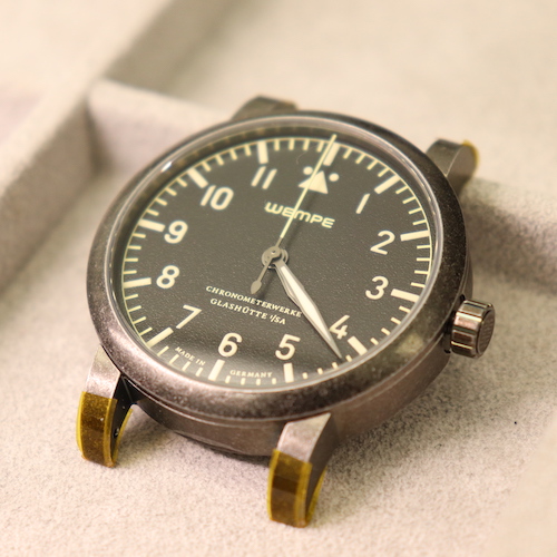 Die Chronometerwerke Fliegerautomatik kurz vor der Chronometer-Prüfung. Die Chronometerwerke Fliegerautomatik kurz vor der Chronometer-Prüfung.