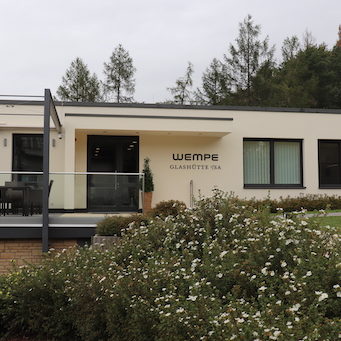 Die Wempe-Sternwarte musste bereits zweimal durch einen Neubau vergrößert werden. Die Wempe-Sternwarte musste bereits zweimal durch einen Neubau vergrößert werden.