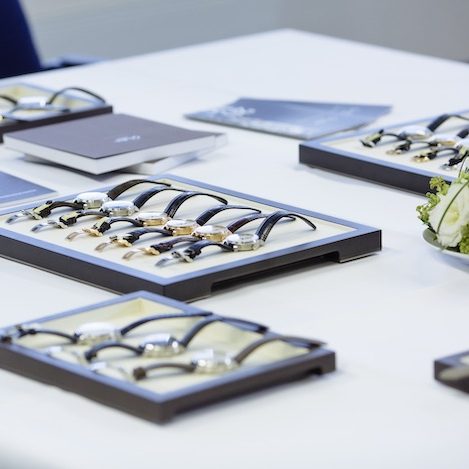 Die Kollektion von Glashütte Original liegt zum Anfassen bereit. Die Kollektion von Glashütte Original liegt zum Anfassen bereit.