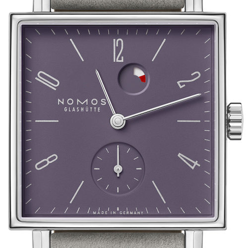 Die Nomos Tetra ist nur in diesem Herbst mit pflaumenfarbenem Zifferblatt erhältlich. Die Nomos Tetra ist nur in diesem Herbst mit pflaumenfarbenem Zifferblatt erhältlich.