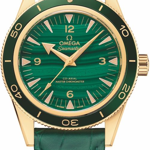 Die Seamaster 300 von Omega mit einem Malachit-Zifferblatt. Die Seamaster 300 von Omega mit einem Malachit-Zifferblatt.