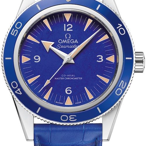 Die Lünette der Omega Seamaster 300 Lapislazuli  besteht aus blauer Keramik mit einer Tauchskala aus Liquid Metall. Die Lünette der Omega Seamaster 300 Lapislazuli besteht aus blauer Keramik mit einer Tauchskala aus Liquid Metall.