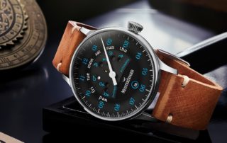 Die Astroscope von Meistersinger zeigt die Wochentage mittels eines hellen Punktes an.