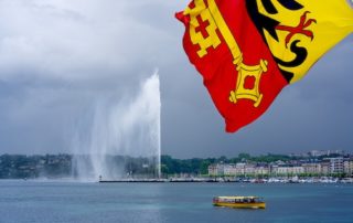 Genfer Stadtfahne am Lac Leman
