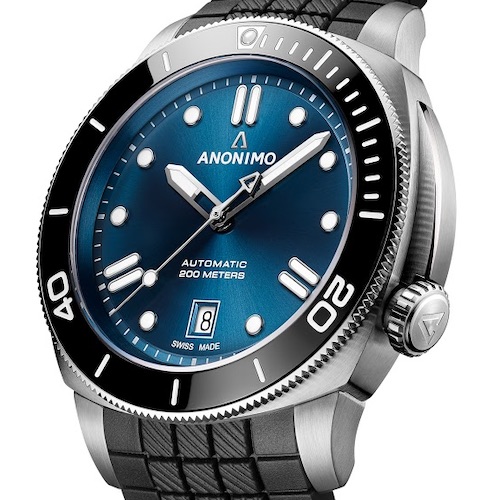 Die Nautilo 42 mm von Anonimo besitzt eine Krone bei vier Uhr. Die Nautilo 42 mm von Anonimo besitzt eine Krone bei vier Uhr.