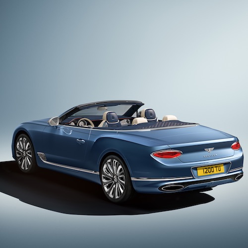 Das Bentley Mulliner Convertible wurde zeitgleich mit der Breitling-Uhr vorgestelltt. Das Bentley Mulliner Convertible wurde zeitgleich mit der Breitling-Uhr vorgestelltt.