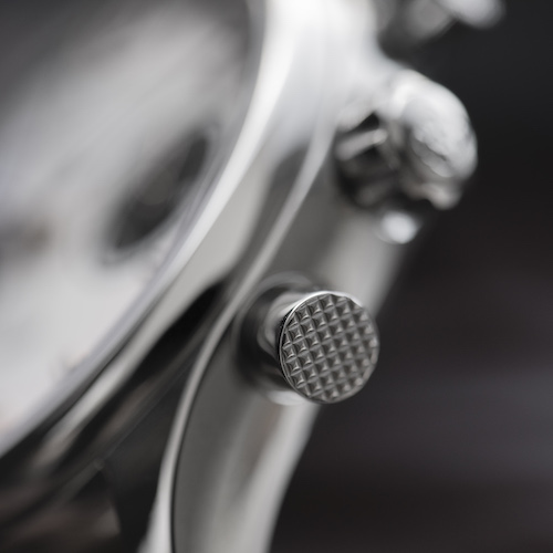 Die Drücker besitzen die charakteristische Riffelung. Die Drücker besitzen die charakteristische Riffelung.