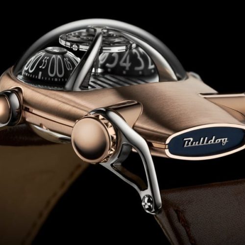 Die Rückseite trägt den Modellnamen. Die Rückseite trägt den Modellnamen.