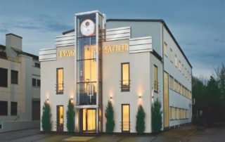 Die Großuhrenmanuufaktur Erwin Sattler in Gräfelfing bei München.