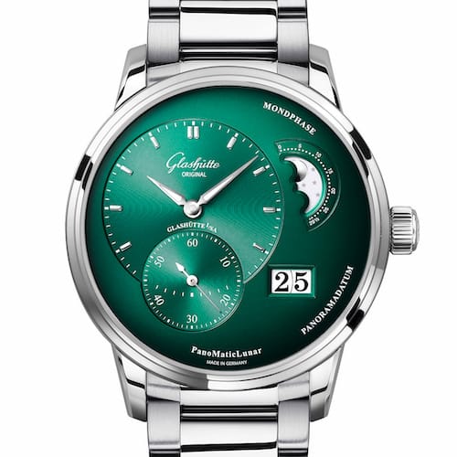 Die Panomatic Lunar Tannengrün iist auch mit einem Edelstahlband lieferbar. Die Panomatic Lunar Tannengrün iist auch mit einem Edelstahlband lieferbar.